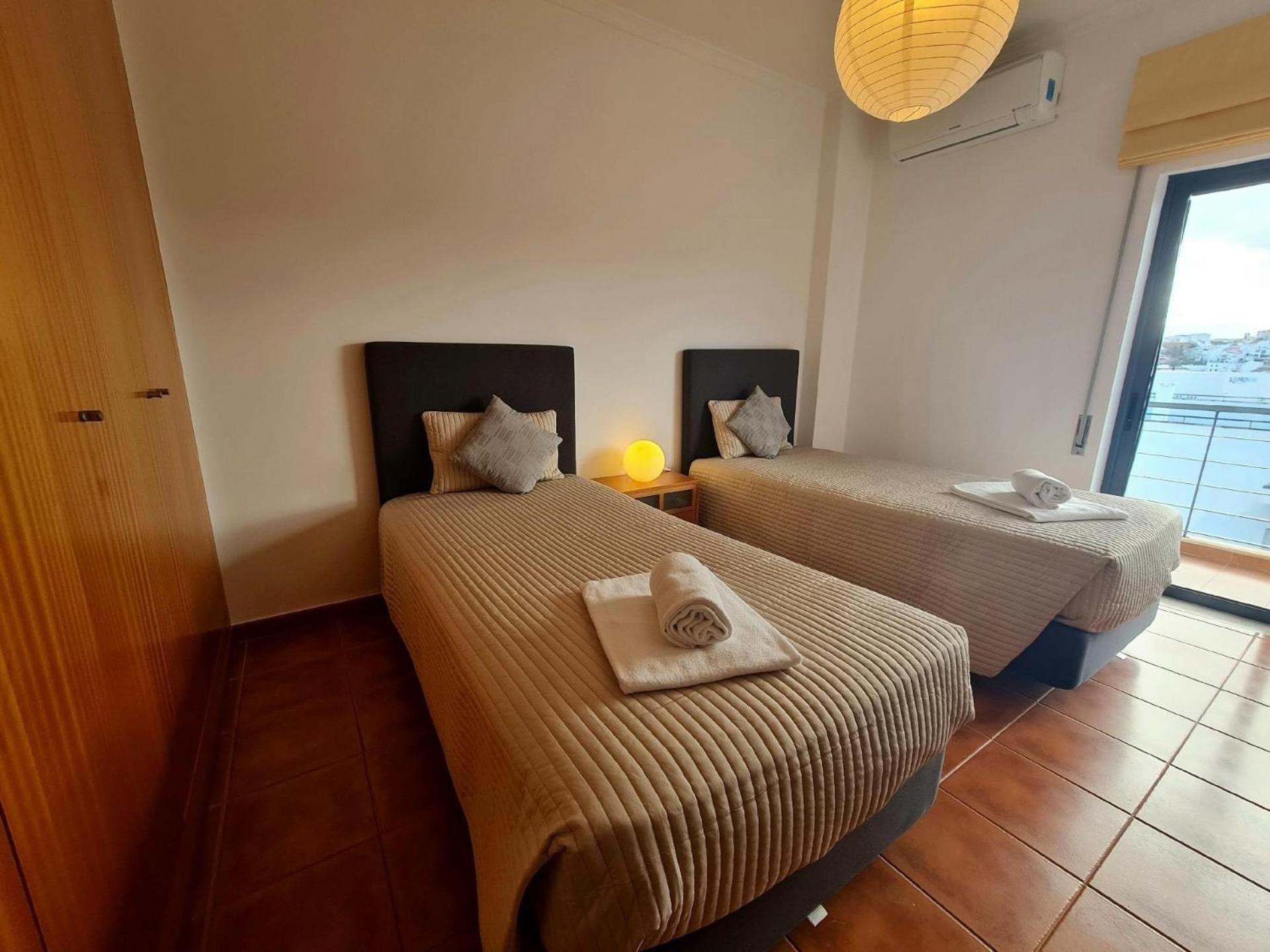 Klimatisierte Ferienwohnung, Und Stadtnah *