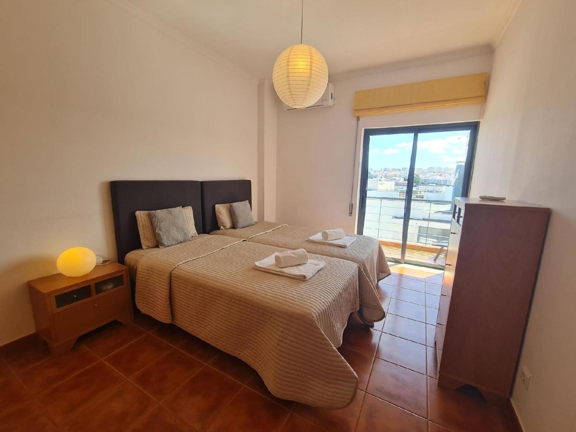 Klimatisierte Ferienwohnung, Und Stadtnah *